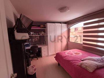 Vendo casa en San Fernando, de 4 dormitorios.