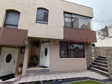 Vendo casa en San Fernando, de 4 dormitorios.