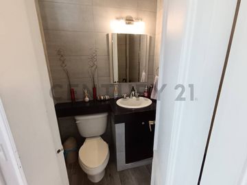Vendo casa en San Fernando, de 4 dormitorios.