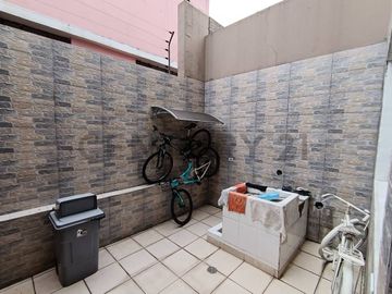 Vendo casa en San Fernando, de 4 dormitorios.