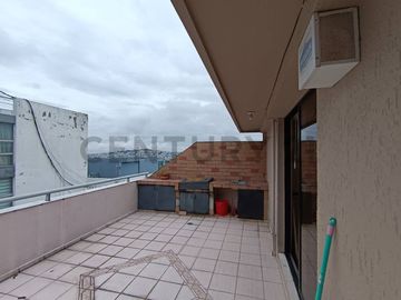 Vendo casa en San Fernando, de 4 dormitorios.
