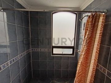 Vendo casa en San Fernando, de 4 dormitorios.