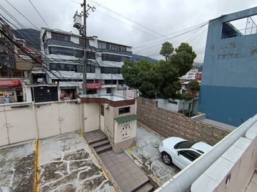 Vendo casa en San Fernando, de 4 dormitorios.