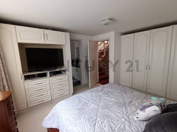 Vendo casa en San Fernando, de 4 dormitorios.