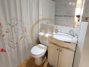 Se Vende Casa, cercana a Mall Plaza Tobalaba