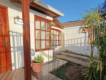 Se Vende Casa, cercana a Mall Plaza Tobalaba
