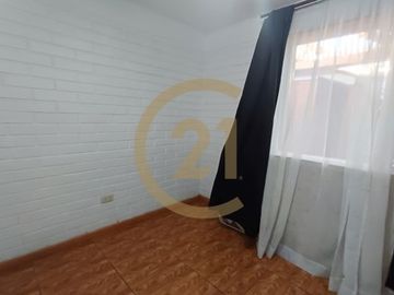 Se Vende Casa, cercana a Mall Plaza Tobalaba