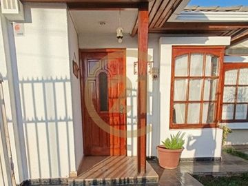 Se Vende Casa, cercana a Mall Plaza Tobalaba
