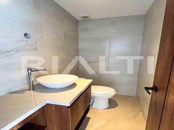 Amplia Casa de 140 m² en Urbanización Armenia 2, Sector de Alta Plusvalía