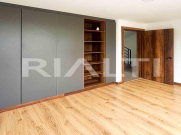 Amplia Casa de 140 m² en Urbanización Armenia 2, Sector de Alta Plusvalía