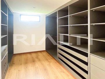 Amplia Casa de 140 m² en Urbanización Armenia 2, Sector de Alta Plusvalía