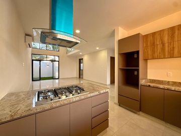 Casa en VENTA en Lomas del dorado