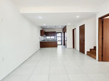CASA EN VENTA con recamara en planta baja Fraccionamiento LOMAS DEL DORADO