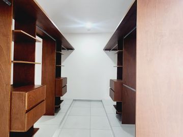 CASA EN VENTA con recamara en planta baja Fraccionamiento LOMAS DEL DORADO