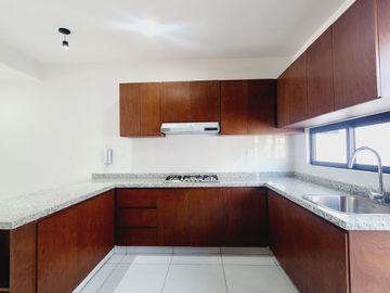 CASA EN VENTA con recamara en planta baja Fraccionamiento LOMAS DEL DORADO