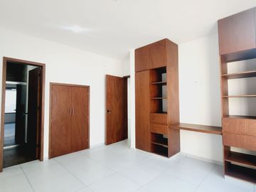 CASA EN VENTA con recamara en planta baja Fraccionamiento LOMAS DEL DORADO