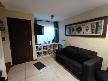 CASA EN BARRIO CONSOLIDADO Y SEGURO