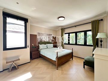 Jomtien Garden Villa – 4 bed 5 bath in Jomtien PP11072