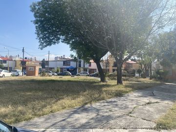 Venta casa remodelada. Villas del Sur.