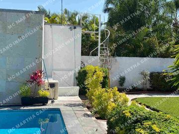 Súper Casa en calle cerrada  en Venta