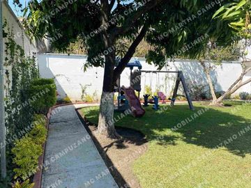 Súper Casa en calle cerrada  en Venta