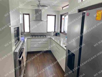 Súper Casa en calle cerrada  en Venta
