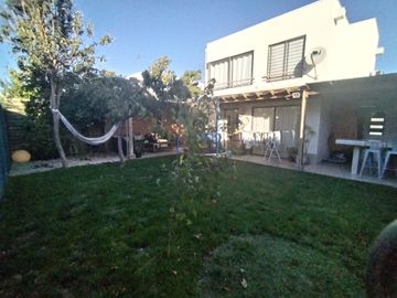 EN VENTA  HERMOSA CASA  MEDITERRANEA
