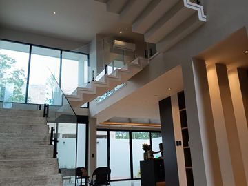 Venta Residencia de Lujo Casa Ladera en Vía Cumbres, Cancún