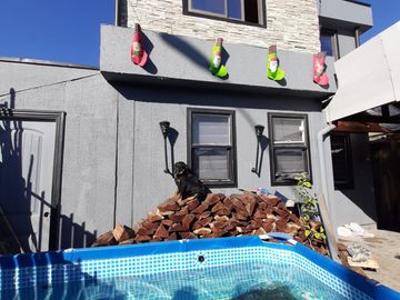 SE VENCE CASA EN SECTOR LA PEÑA 3 LA COSTANERA