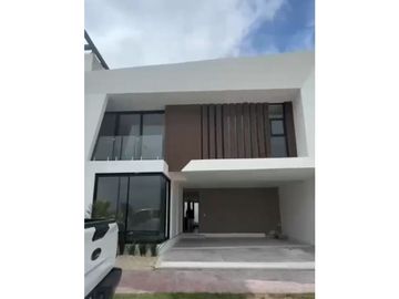 CASA HERMOSA EN PREVENTA EN PUERTA DE HIERRO