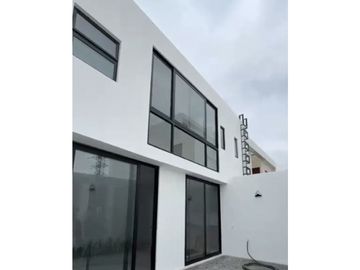 CASA HERMOSA EN PREVENTA EN PUERTA DE HIERRO