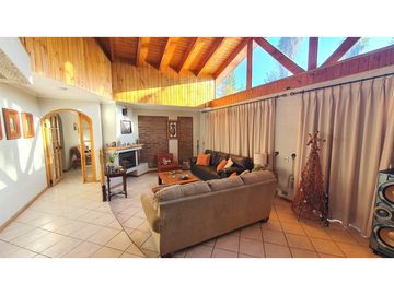 Venta Parcela de Agrado 3D 4B 2E en Los Villares Calle Larga
