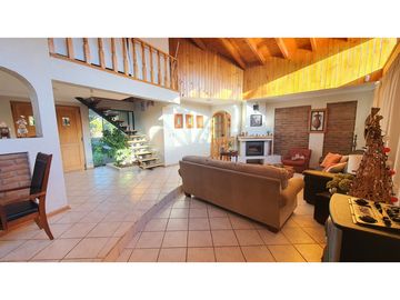 Venta Parcela de Agrado 3D 4B 2E en Los Villares Calle Larga