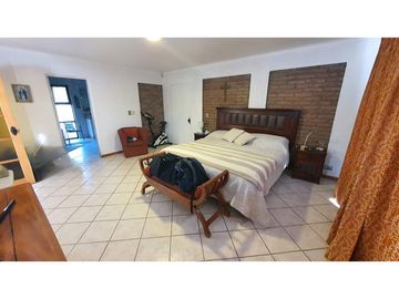 Venta Parcela de Agrado 3D 4B 2E en Los Villares Calle Larga