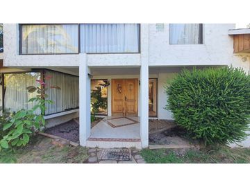 Venta Parcela de Agrado 3D 4B 2E en Los Villares Calle Larga