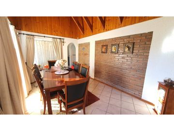Venta Parcela de Agrado 3D 4B 2E en Los Villares Calle Larga