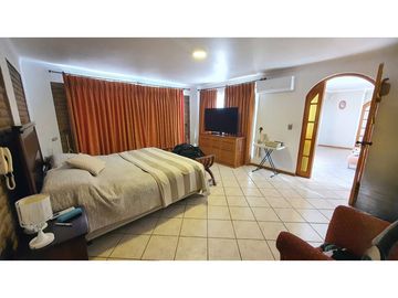 Venta Parcela de Agrado 3D 4B 2E en Los Villares Calle Larga