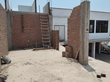 VENTA CASA FRENTE A PLAYA LAS CONCHITAS BALNEARIO DE ANCON