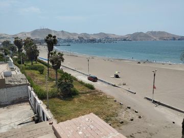 VENTA CASA FRENTE A PLAYA LAS CONCHITAS BALNEARIO DE ANCON