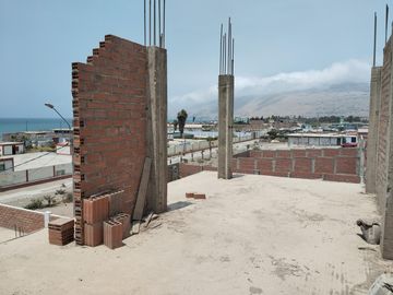 VENTA CASA FRENTE A PLAYA LAS CONCHITAS BALNEARIO DE ANCON