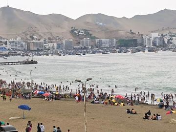 VENTA CASA FRENTE A PLAYA LAS CONCHITAS BALNEARIO DE ANCON
