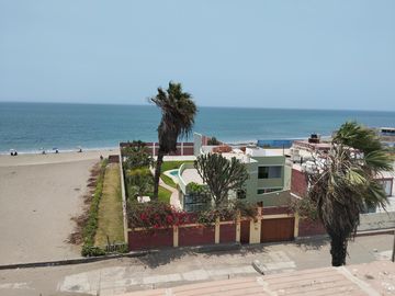 VENTA CASA FRENTE A PLAYA LAS CONCHITAS BALNEARIO DE ANCON