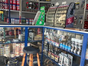 Local Comercial en Venta en Derecho de llaves : PACK DE INVERSIÓN - Ferretería más Exitosa Franquicia de Comida Rápida. Estación Central..