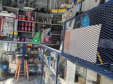 Local Comercial en Venta en Derecho de llaves : PACK DE INVERSIÓN - Ferretería más Exitosa Franquicia de Comida Rápida. Estación Central..