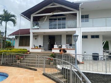 VENTA de CASAS en PEREIRA