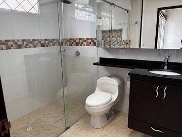 VENTA de CASA COMERCIAL en BOGOTA