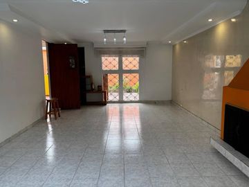 VENTA de CASA COMERCIAL en BOGOTA