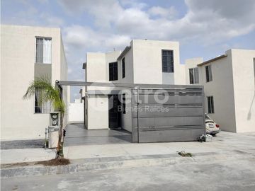RIVIERAS ORIENTE Casa en Venta Amueblada en Apodaca MZC
