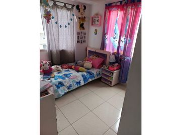 VENDO CASA ESQUINERA 3 PISOS EN PARQUE INDUSTRIAL MIRADOR DE LLANO
