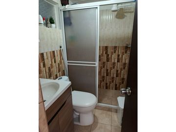 VENDO CASA ESQUINERA 3 PISOS EN PARQUE INDUSTRIAL MIRADOR DE LLANO